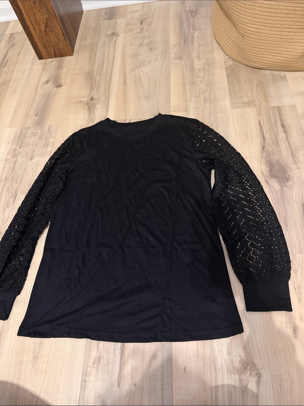 size small Casual long sleeve black tee with sleeve detail